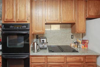 $1400 Spacious master bedroom in a nice house in Menlo Park 2