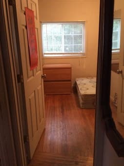 Room in Redwood City house with Stanford affiliates, $650/m 2
