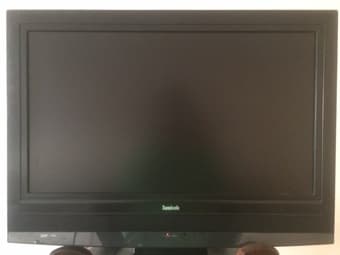 Symphonic 32" LCD HDTV w/ Built-In Digital Tuner 1