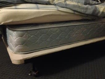 Twin Mattress + memory foam + adjustable metal frame 1