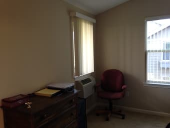 Large 1br w/bath in 2br apt avail Dec. 5th-Jan 4 3