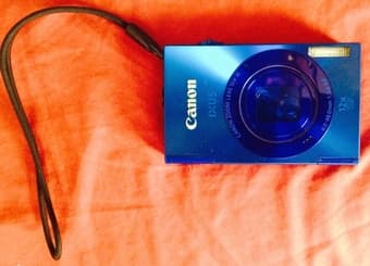 Canon IXUS 500HS camera 1
