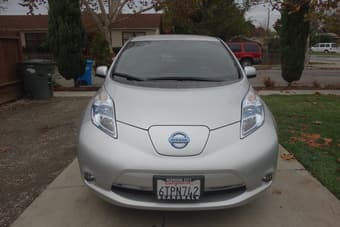 Renting Nissan Leaf 800$/month 1