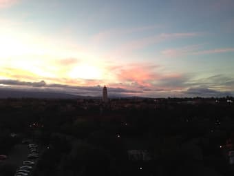EV apartment with amazing view for rent, Dec 13-27, female. 2