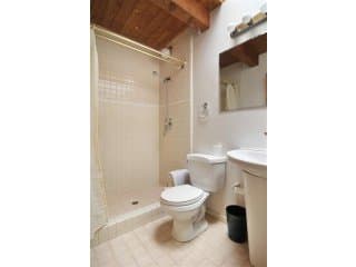 $500 Furnished Studio w/ a Private Bath in Menlo Park 12/25/14-1/7/15 2