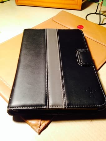 iPad Mini in GREAT condition + belkin case + original charger - $460 1