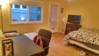 Studio Cottage on Stanford Avenue: Sublease/ Sublet January-March 2