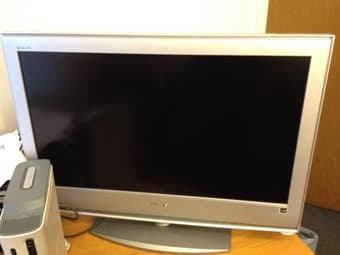 SONY Bravia 32 Inch - HDTV $80 1