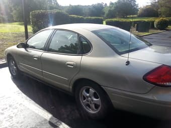 2006 Ford Taurus SE, 128000miles, clean title, $3300 2