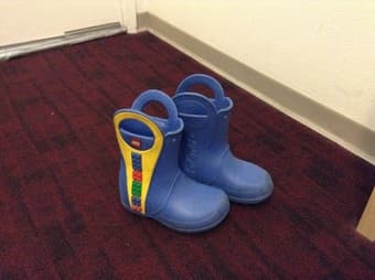 Kids stuff (car seat, shoes..) 3