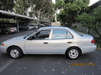 1999 Toyota Corolla, 104.5K, clean title 2