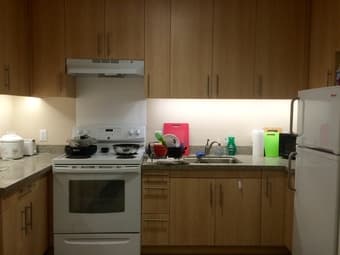 2/02 - 3/5 in EV Kennedy 1BR ($1050) 1