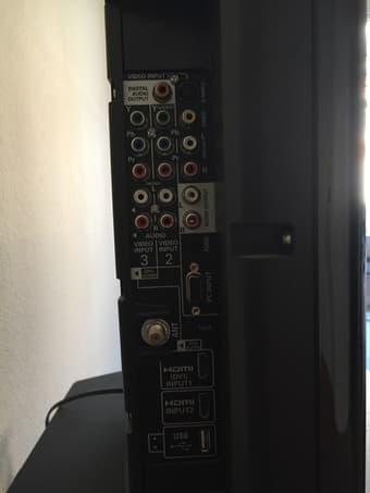 TV 26'' Sanyo + TV Stand + Free TV Antenna 2