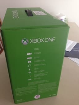 $400 Brand new Microsoft - Xbox One Console Forza Motorsport 5 Bundle 2