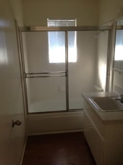 Spacious Living Room for Rent in Mountain view near shopping center 3