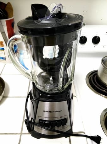 Blender $25 - Hamilton Beach 1