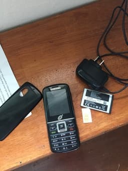 smartphone and hair clipper 1