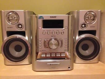 Sony Stereo with 6 disk changer 1