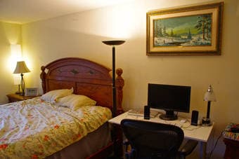 Furnished Master Bedroom Sharon Heights near Campus March-17 ~ April-8 1