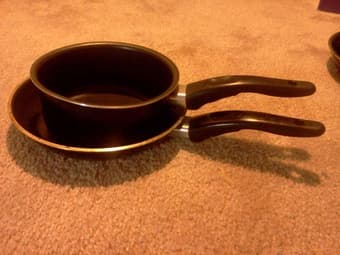 slow cooking pot and 6 inch pans 1