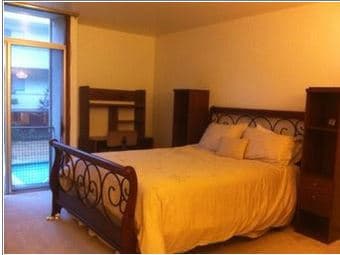 Large bedroom for rent close to Stanford campus 1