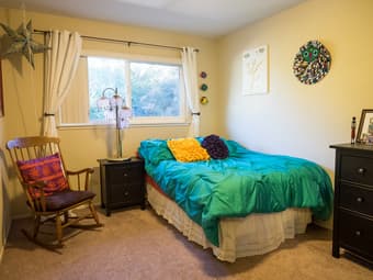 One bedroom in a 2bd/1ba apartment in Menlo Park with a dog! 3