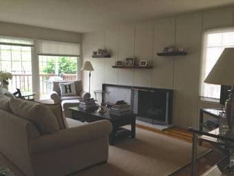 Master bedroom in 3br house in Menlo Park 1
