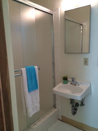 Private Suite with separate entrance close to Stanford Mar 1st 2