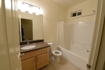 出租2 brs其中一间 (with bathroom) 2