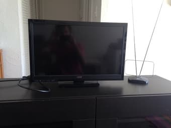 TV 24 '' Vizio HD, like new + Anthena 1
