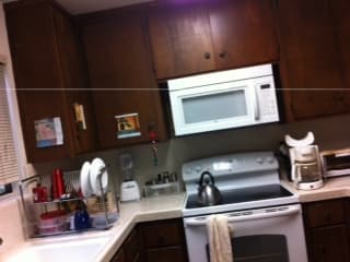 Looking for a Female Roommate, Mountain View $1,195/month April 1st 1