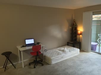 One big room share with reserved car parking $800/month in 1 Bed/Bath 1