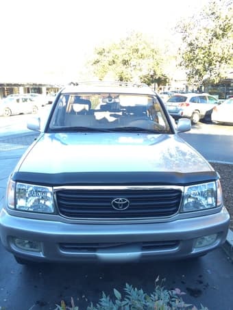 2000 Toyota Landcruiser; single family owner; seats 8 2