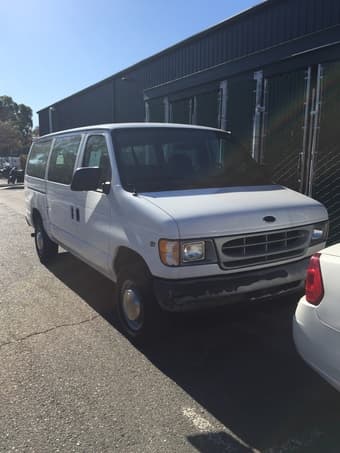 2001 Ford E350 Passenger Van 1