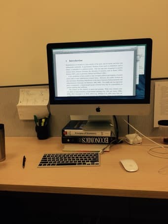 IMac + applecare +Kesington lock FOR US$750 2