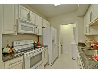 Furnished 3BD/3BR individually available 15 min from Stanford 2