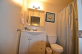 Furnished 1 Bedroom Conveniently Located In Mountain View! 2