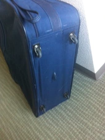 Samsonite luggage, rolling suitcase $25 3