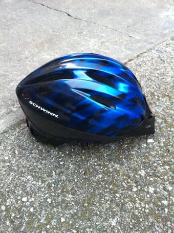 Glass Vase, Floor lamp and Men‘s Bike Helmet for sale 3