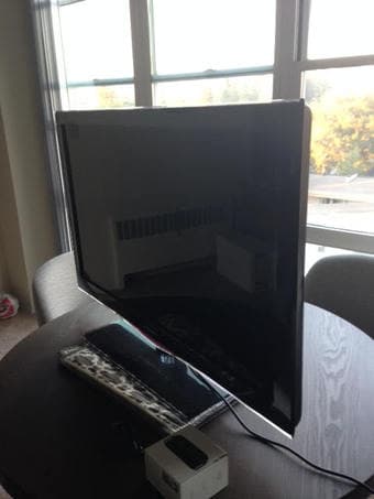 Samsung 40 Inch Monitor + Apple TV 3