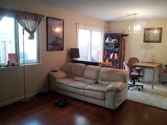2-Story Townhouse (2B/1B) available for 3 wks between June & Aug $1950 2