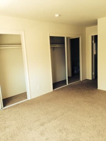 $1275 Master bedroom w/ bath in 2B2B in MV available Mid-April 1