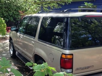 Selling 1997 Ford Explorer - 130k miles, new tires - $2600 1
