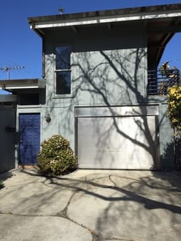 3 bd/2 ba house with yard! $2200 1