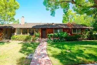 Sublet in awesome location, beautiful neighborhood 1