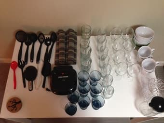 Kitchenware (complete) - $120 3