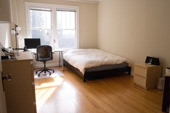 $1550 Large room, right in downtown Palo Alto available September 1st 1