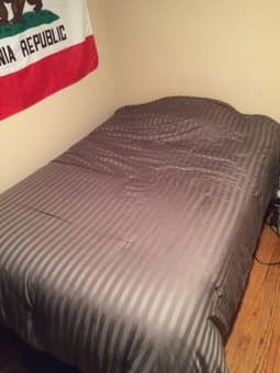 FULL SIZE MATTRESS+BOX SPRING+FRAME ONLY 2 YEARS OLD 200$ 1
