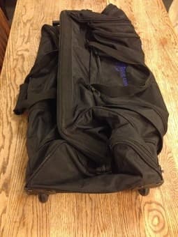 Large duffel bag with wheels - $15 1