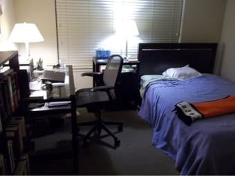 Munger Bedroom + Private Bath for Summer Sublet (males only) 1